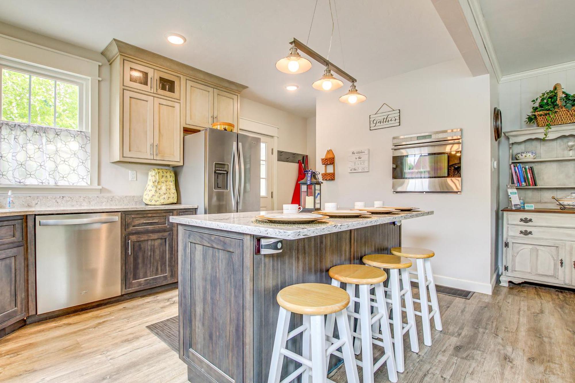 Lavish House With Patio - 2 Blocks To Green Lake! Extérieur photo