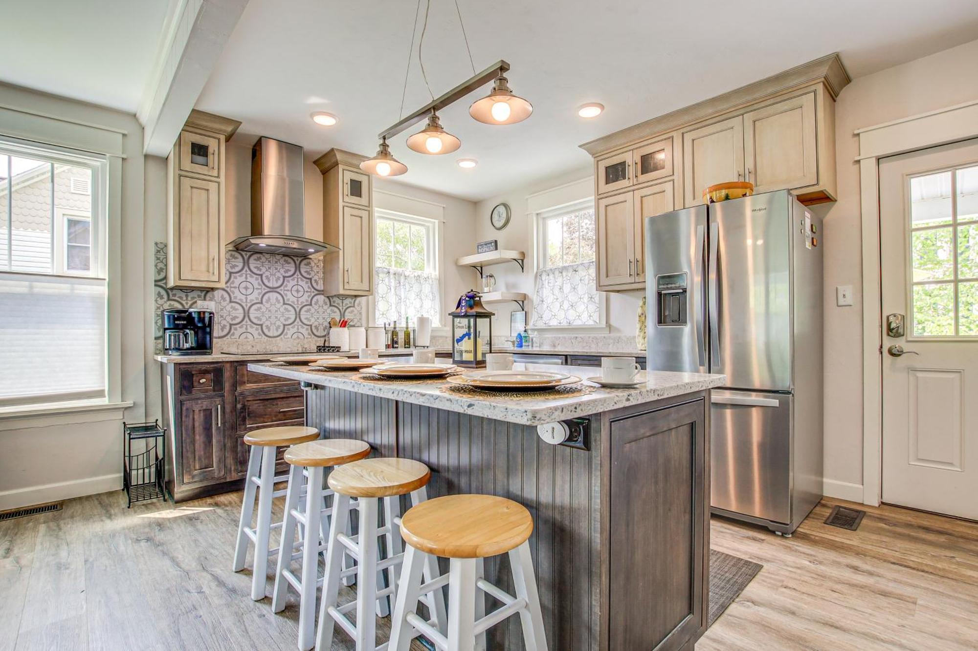 Lavish House With Patio - 2 Blocks To Green Lake! Extérieur photo